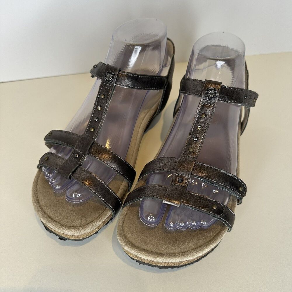 Taos Sandals Trophy Pewter Gray Leather Cork studded Women's 7 Comfort Walking - Picture 3 of 9